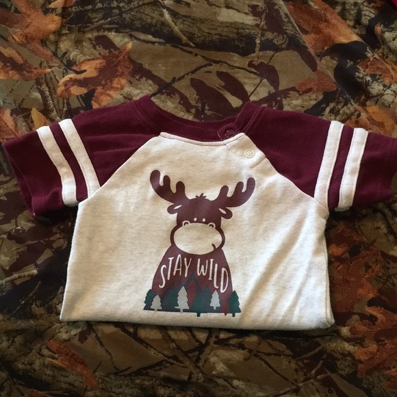 Onesie’s worn once. 3-6, 6 months, 6-9 months - Picture 3 of 8